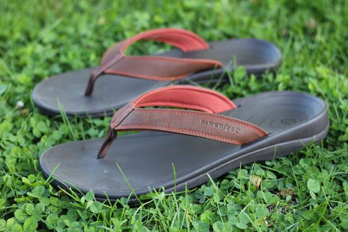 Review: Foot-Supporting Sandals From Superfeet