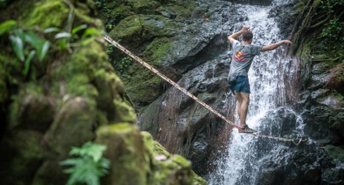 onomea falls slackline alex mason