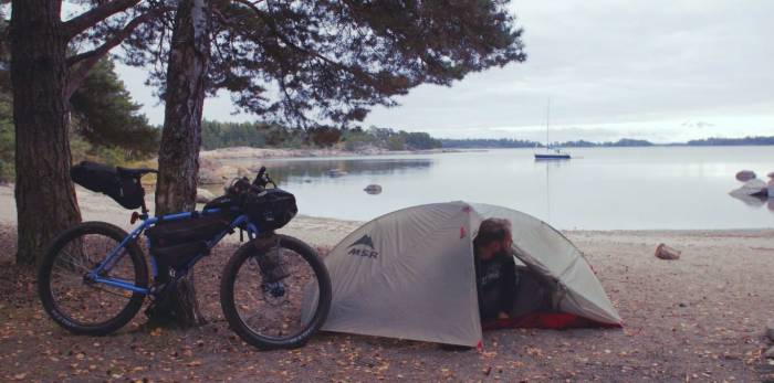 camping-by-lake-bike-packing