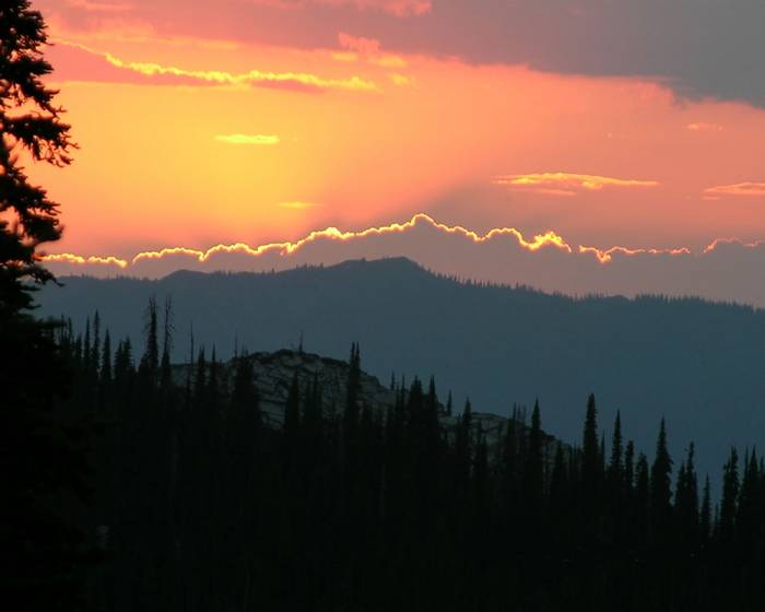 scotchman-peaks-dusk