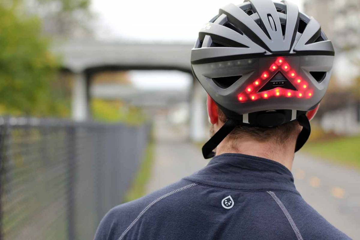 Ride With Confidence Lumos LightUp Helmet Review