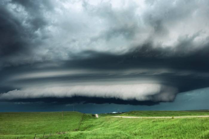 Read The Clouds: 5 Signs A Storm Is Brewing