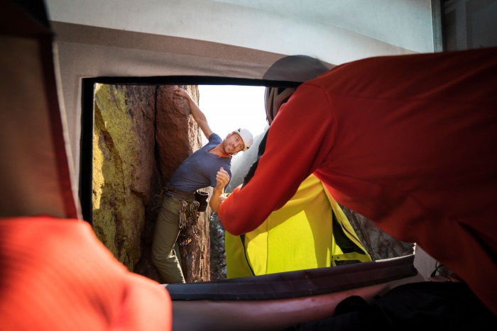 37.5 cliffside shop visitor