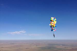 Balloons To Lift ‘World’s Most Ridiculous Air Race’