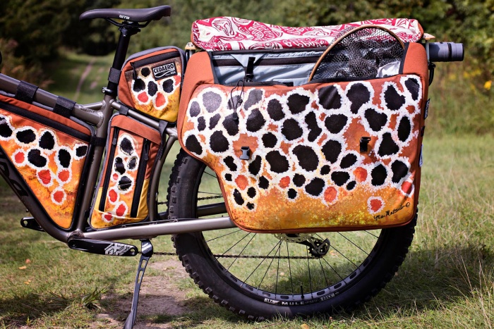 blackborow custom cedaero frame packs