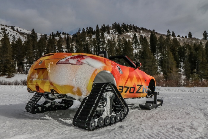 nissan 300zki snowmobile car