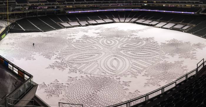 Simon Beck Snow Art Target Field