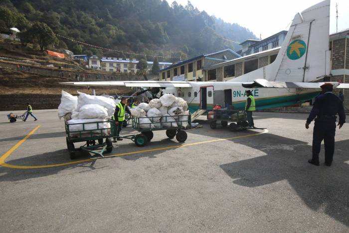 yeti airlines everest clean-up campaign garbage