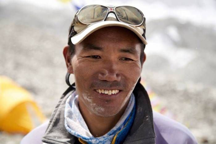 Kami Riat Sherpa, Everest climber