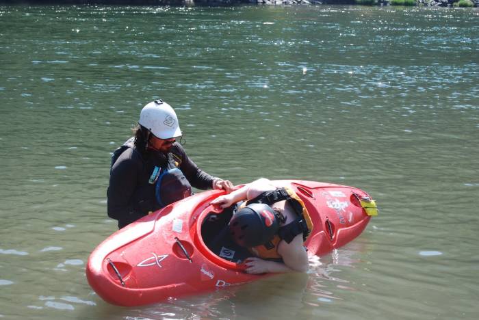 How to become a Kayak instructor