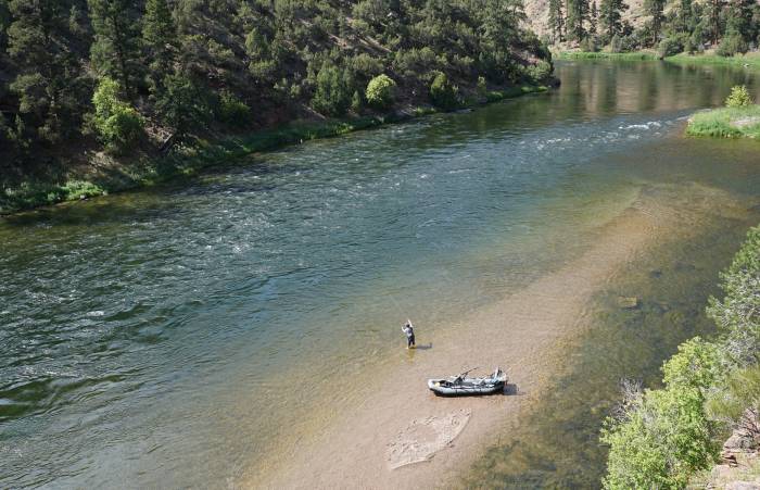 Sailing-Stream.fr ⚓ Stealth Fisherman: Examen du dériveur gonflable Flycraft ⚓ Examen du bateau de pêche Flycraft