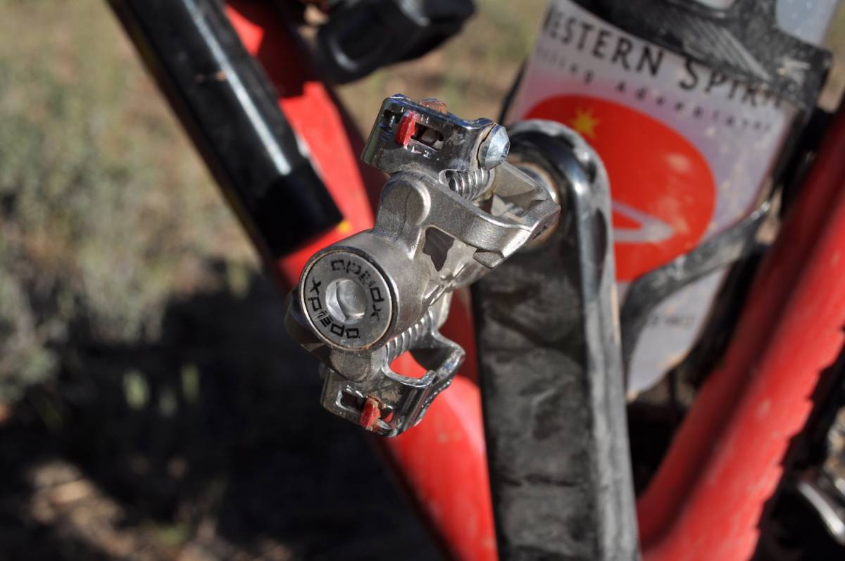 How to Replace Bike Pedals in 5 Easy Steps GearJunkie