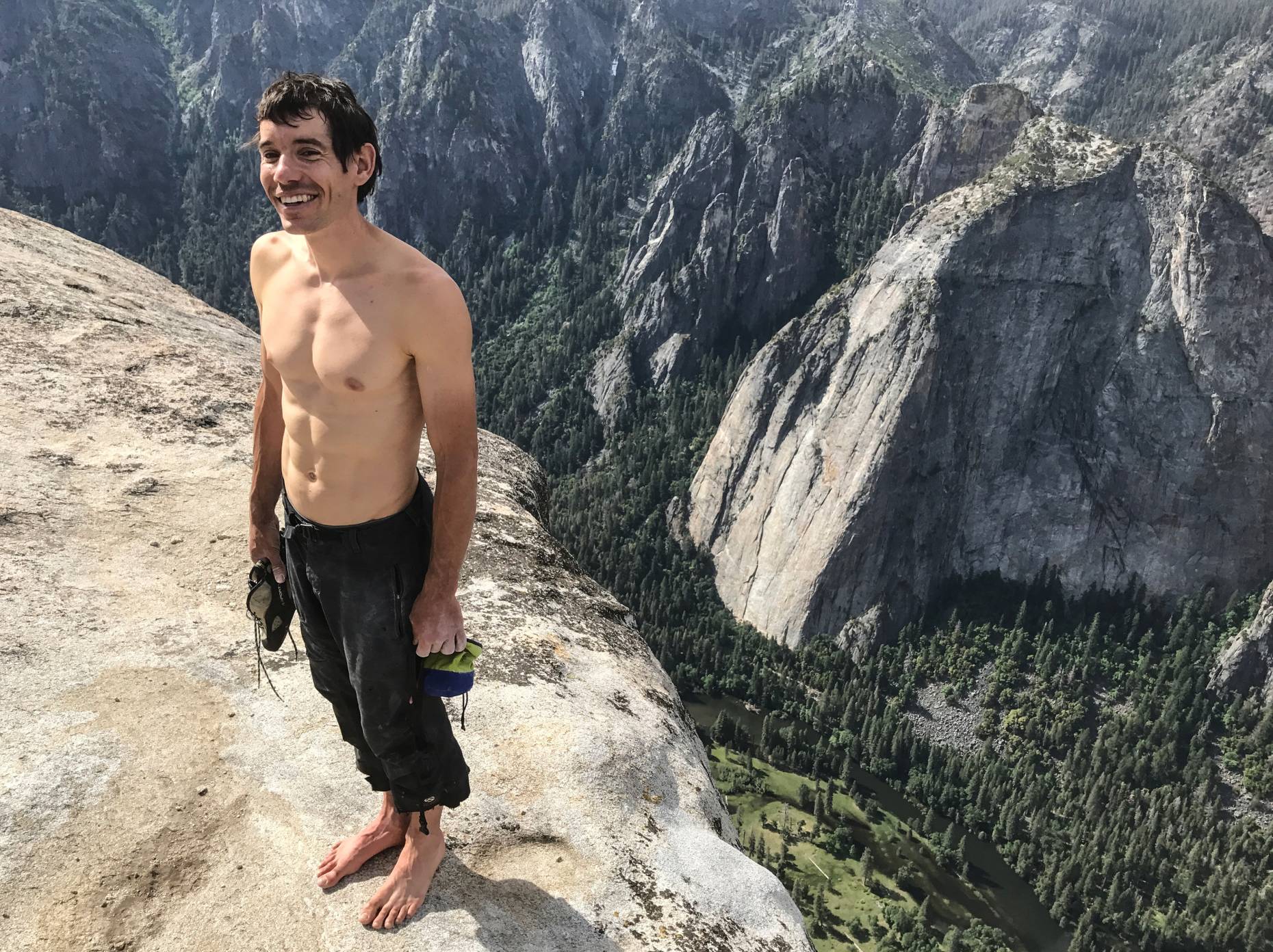 'Free Solo' Movie Review: Alex Honnold Astonishes On Wall and Off ...