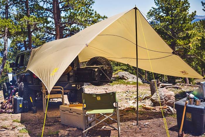 Slumberjack Roadhouse tarp on Humvee