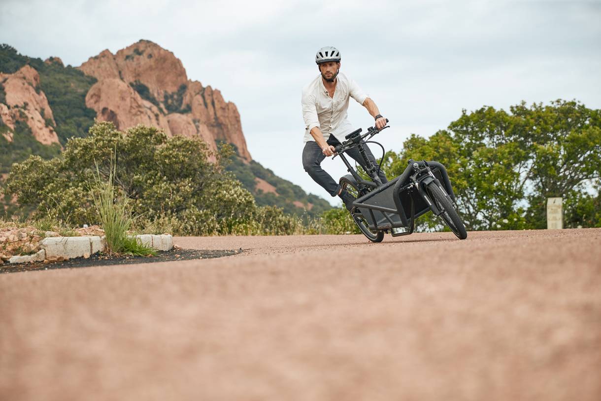 This FullSuspension Cargo EBike Hauls a Family of 4 GearJunkie