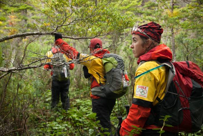 Team Yogaslackers and Chelsey Magness race in Patagonia
