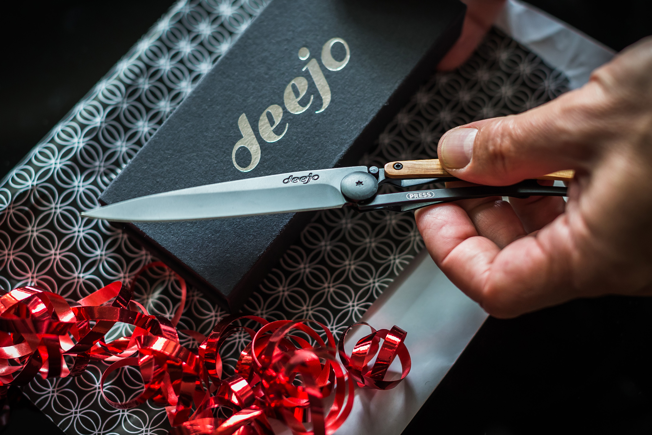 Edgy Original: Custom Deejo Knife Makes a Slick Gift | GearJunkie