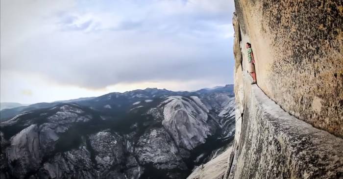alex honnold alone on the wall