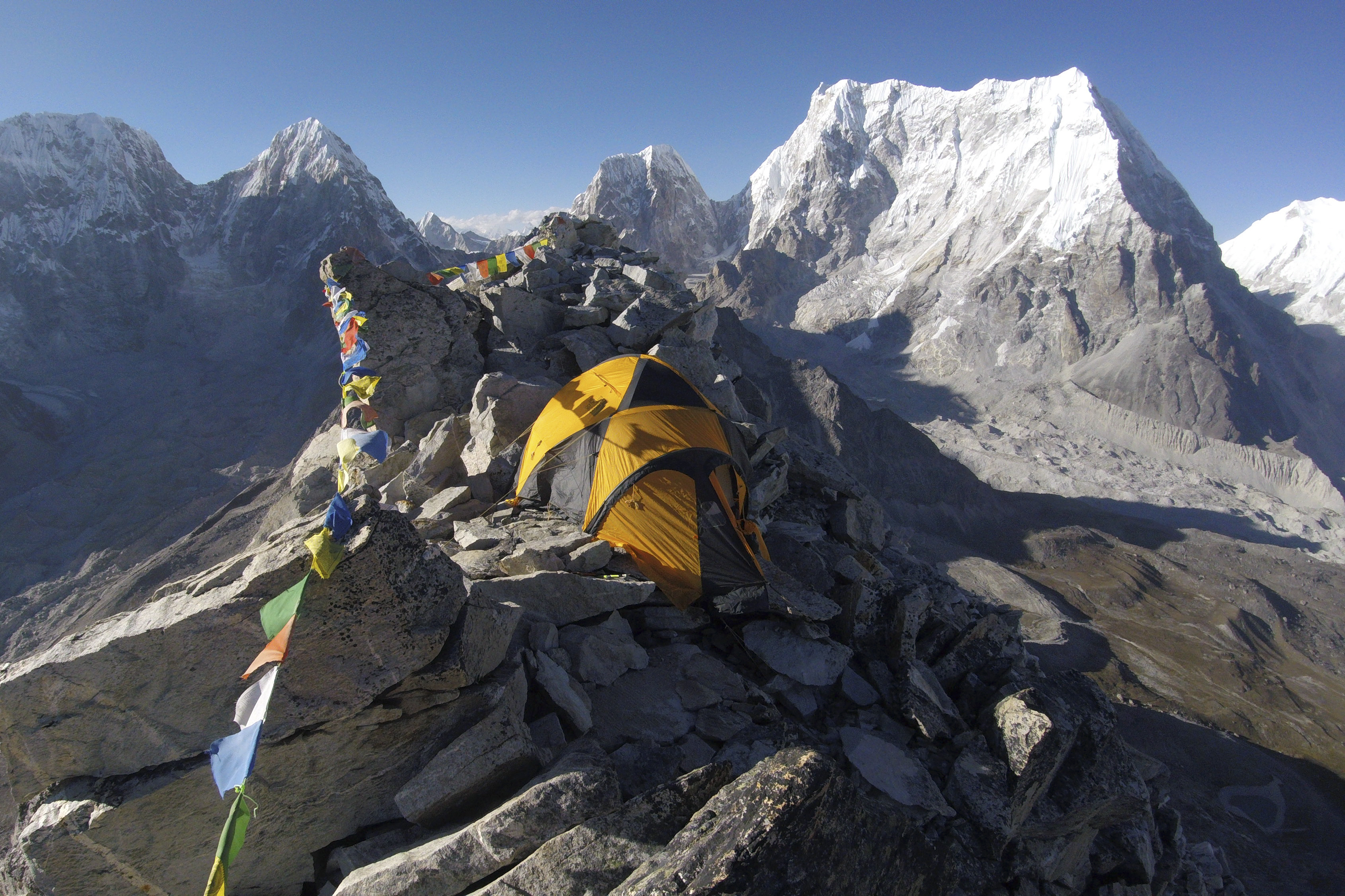 David Lama Climbs Lunag Ri Solo David Lama Climbs Lunag Ri Solo