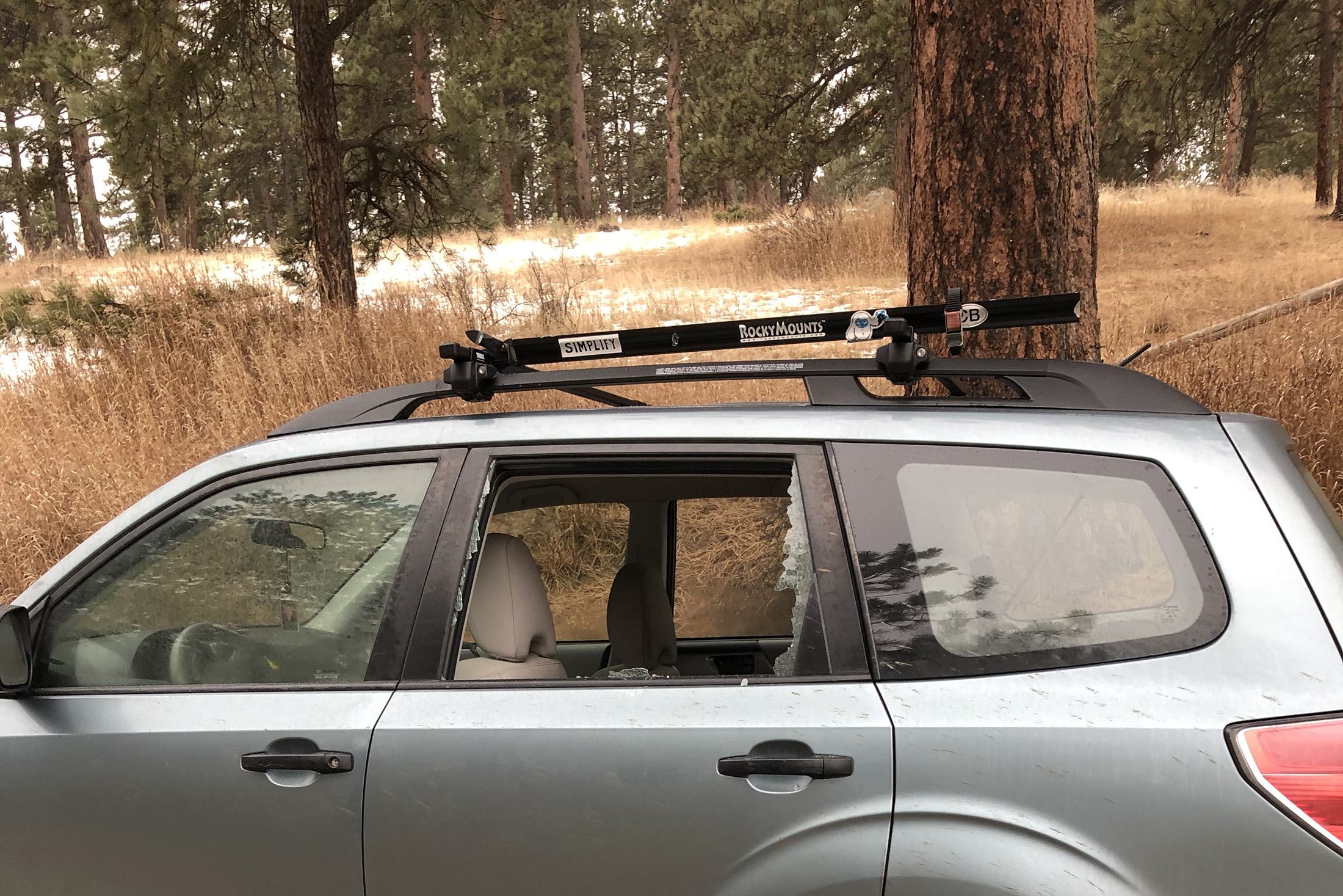 car-break-in trailheard crime