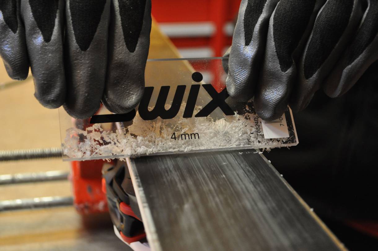 Do It Yourself EarlySeason Ski & Snowboard Waxing GearJunkie