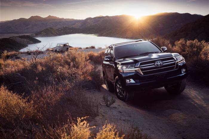 2020 Land Cruiser Heritage Edition Retro Good Looks But We Crave