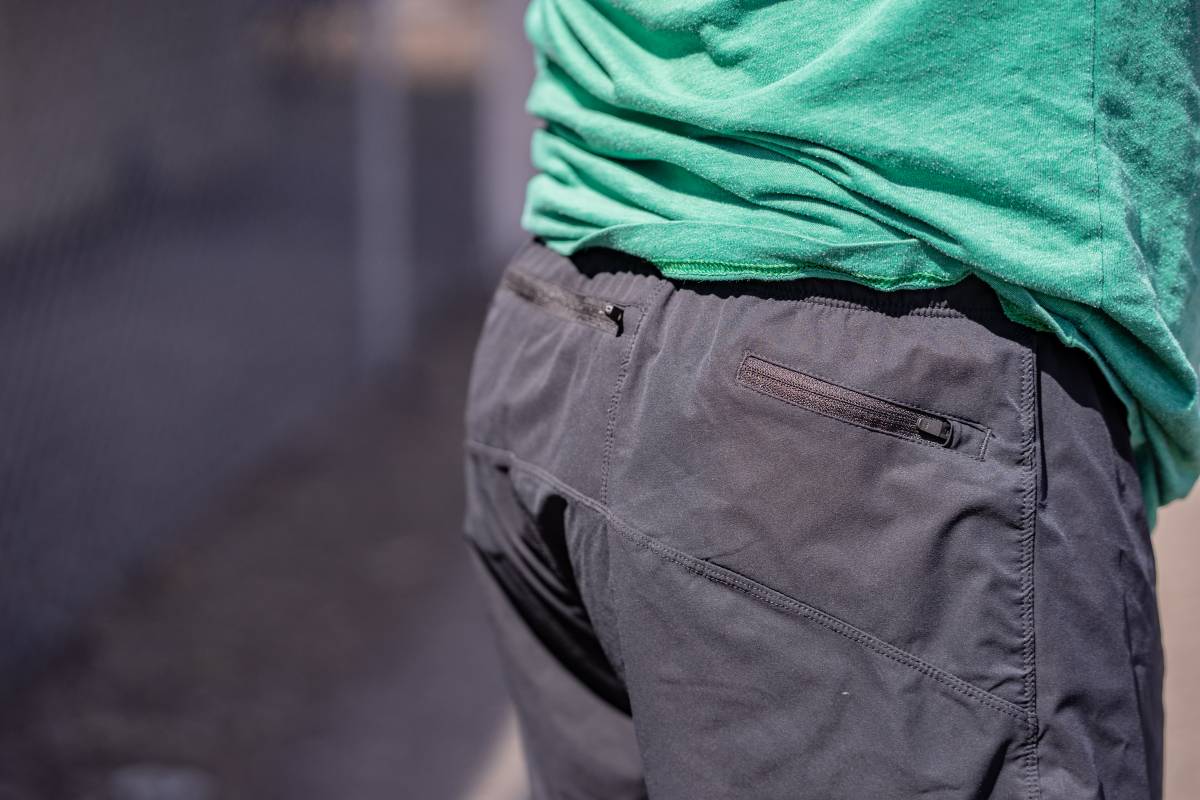 do men's running shorts have liners clippers