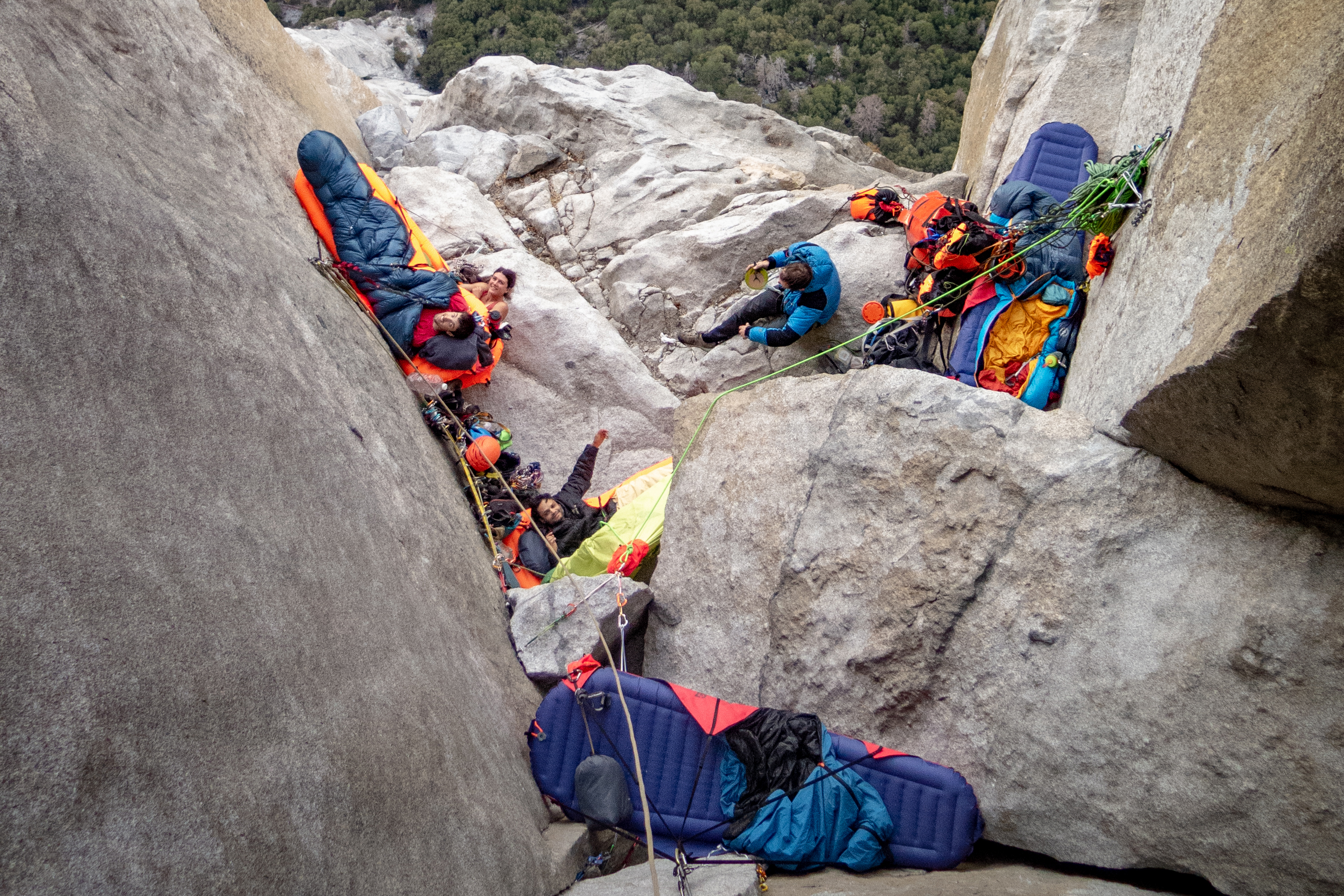 G7 inflatable climbing portaledge G7 inflatable climbing portaledge