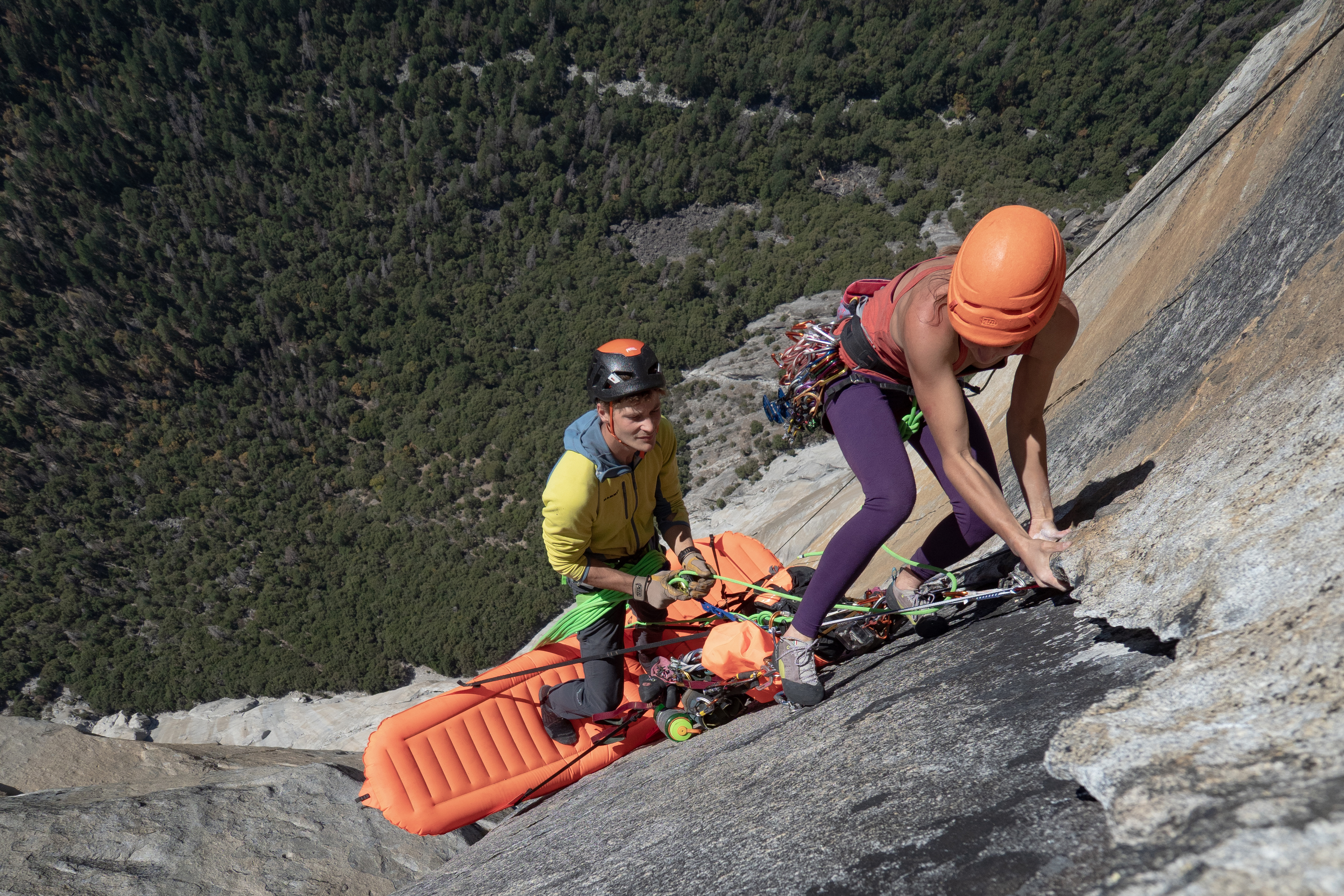 G7 inflatable climbing portaledge G7 inflatable climbing portaledge