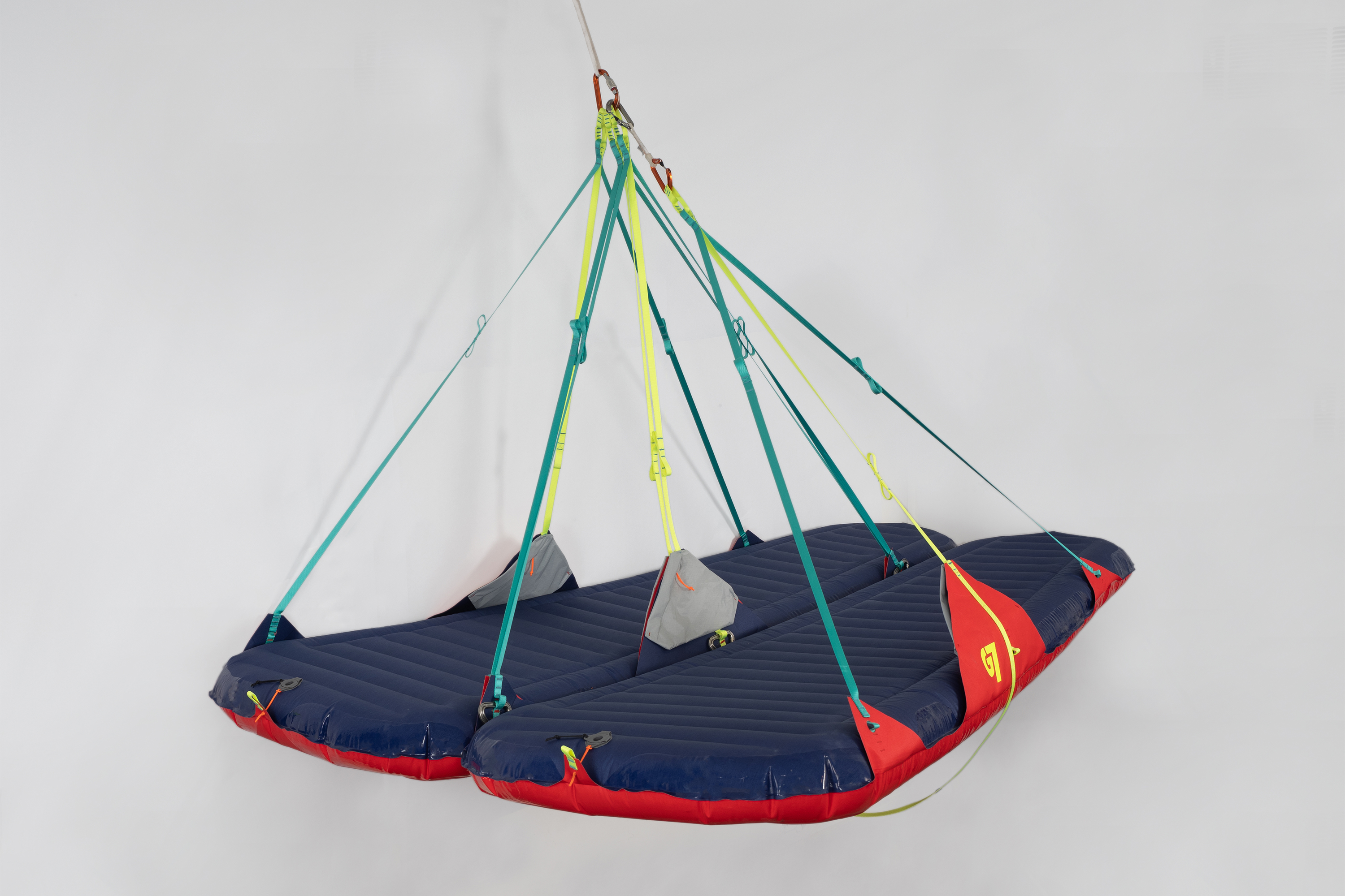 G7 inflatable climbing portaledge G7 inflatable climbing portaledge