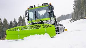 World’s First Electric Snowcat: PistenBully 100 E