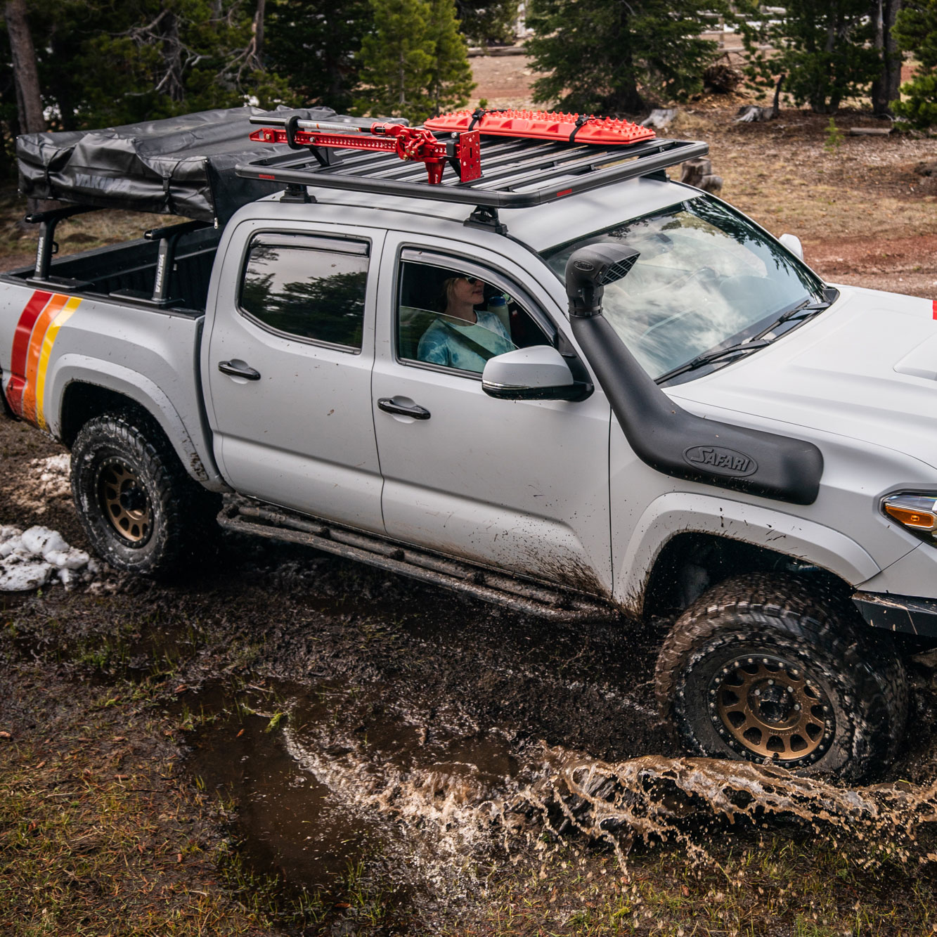 Yakima LockNLoad heavy duty overlanding roof rack