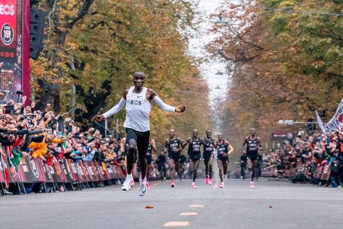 Eliud Kipchoge marathon record