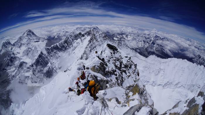 climbers on Everest in 2016