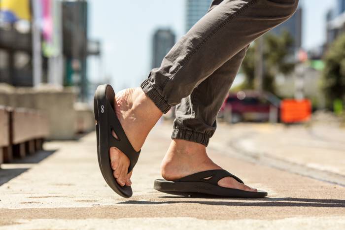 Free Gear Fridays: OOFOS Recovery Footwear Giveaway