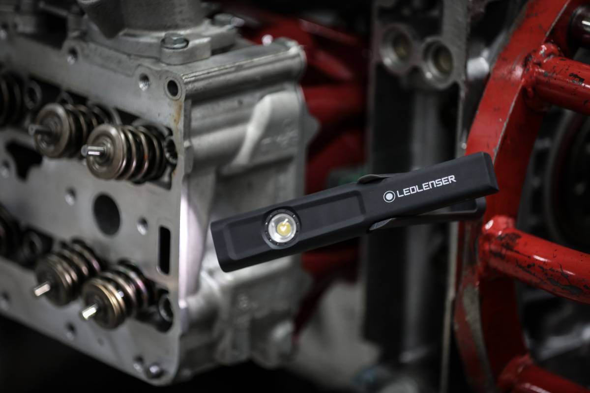 iW4R_502003-service_station-0D3A6539_compressed