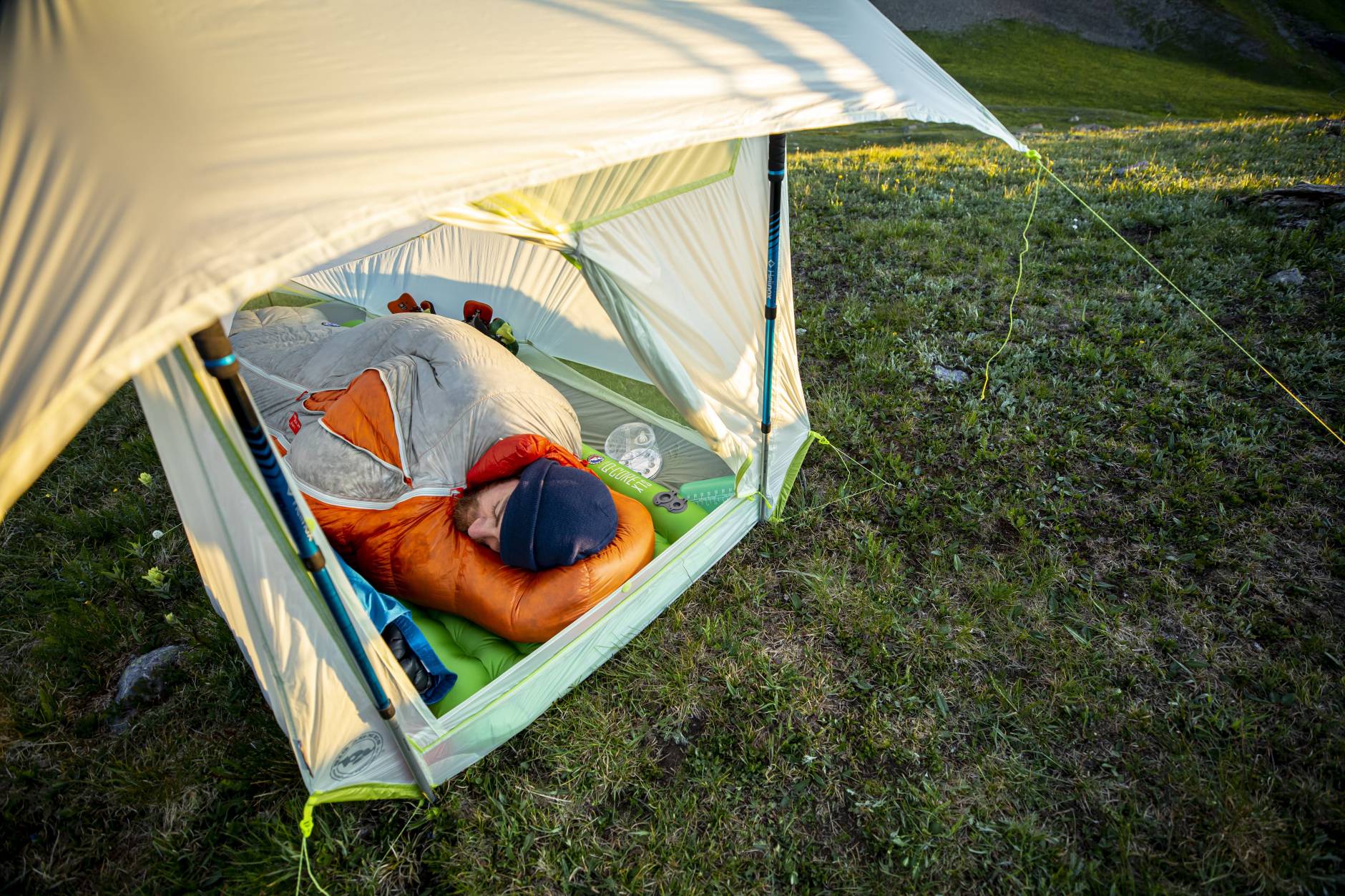 This Expandable Sleeping Bag Gives Adventurers a Custom Fit GearJunkie