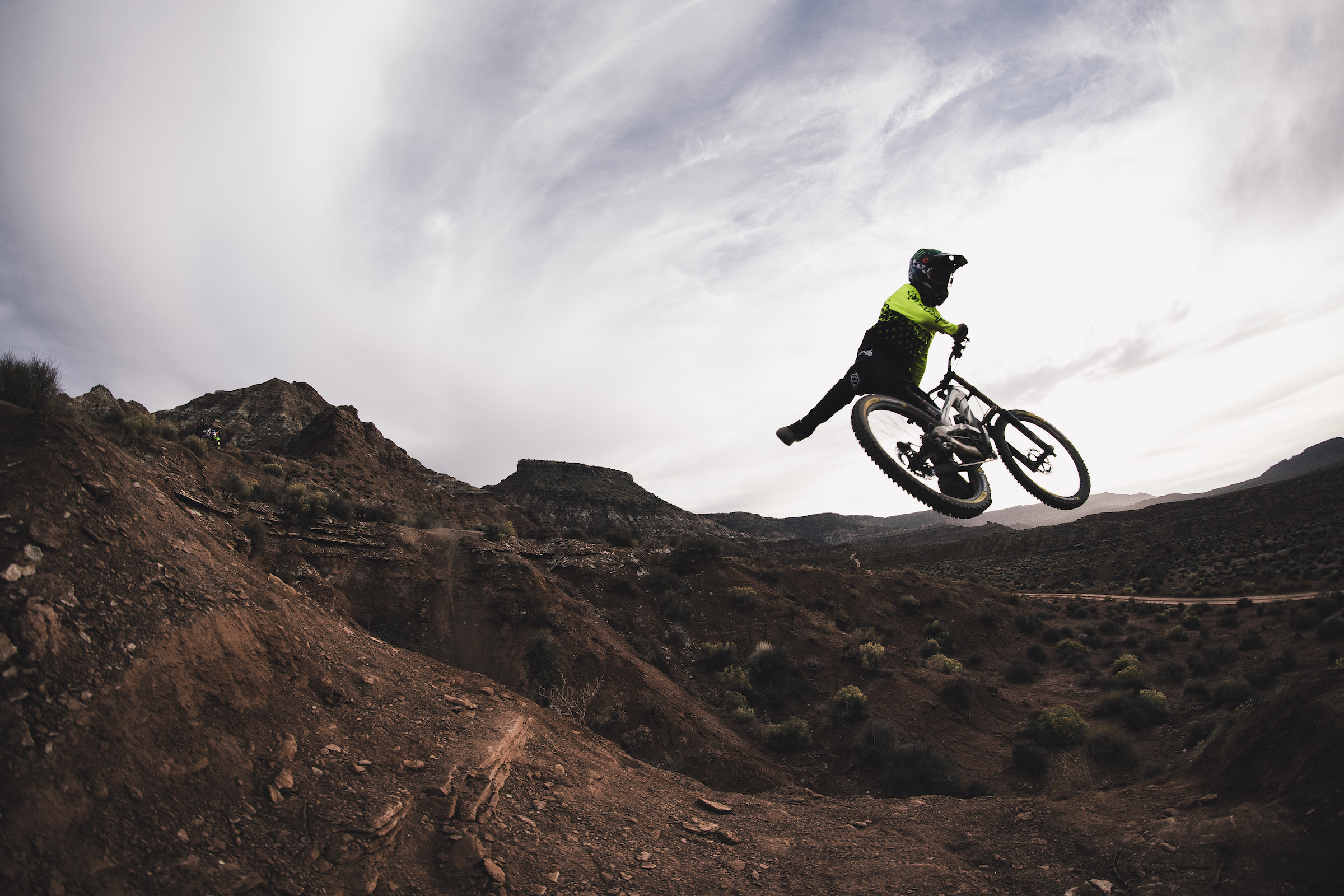 Cam Zink one legged twist in mid air