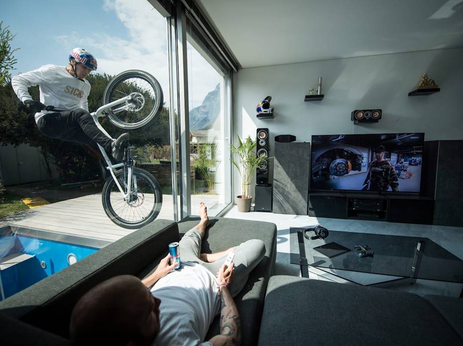 Trials Cyclist Gets Mindblowingly Creative Under Quarantine: Watch Trials Cyclist Gets Mindblowingly Creative Under Quarantine: Watch