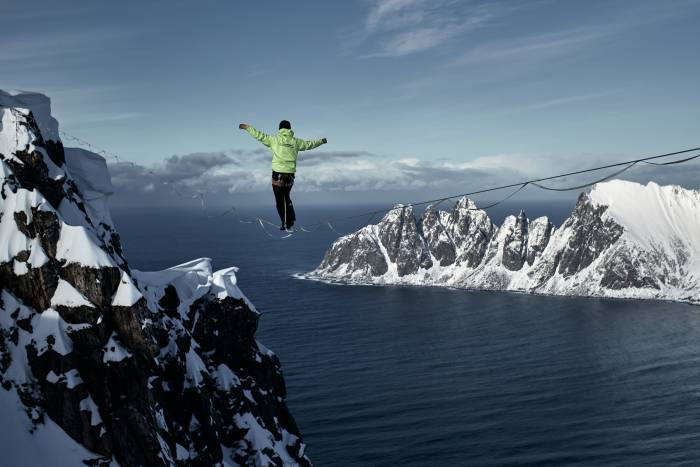 slackliner over the arctic circle in pathfinder film