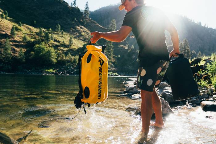 Free Gear Fridays: Sea to Summit Hydraulic Dry Pack & Bag Giveaway
