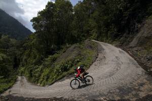 Watch Lael Wilcox Blaze Colombia’s First Bikepacking Route: Ruta Chingaza