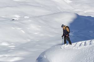 Chill Stoke: Chris Benchetler Blends Art, Music in ‘Unraveling’ Ski Edit