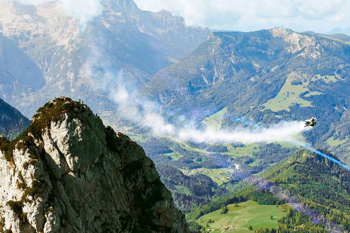 BMW Electric Wingsuit Stefan Salzmann