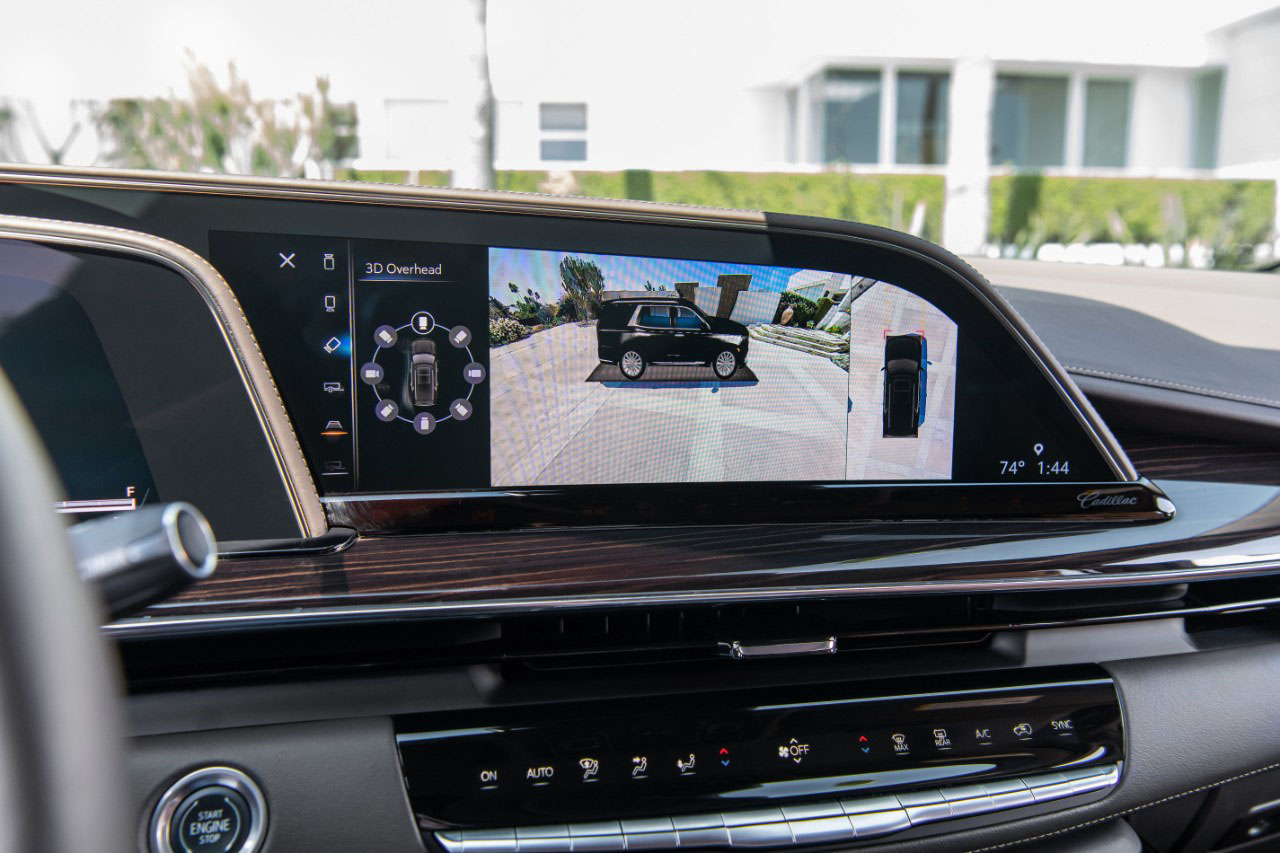 The OLED display in the 2021 Escalade includes a 16.9” diagona The OLED display in the 2021 Escalade includes a 16.9” diagona