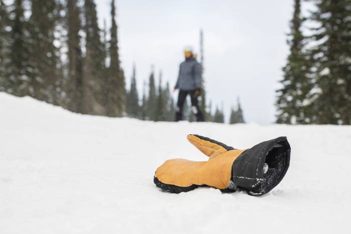 Skier lost mitten