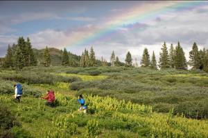 Today’s Bargains: 4 Deals for Weekend Hiking