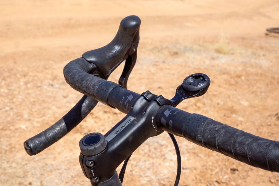 Our Favorite Gravel Bike Specialized Diverge Pro Carbon Campagnolo LTD Review GearJunkie