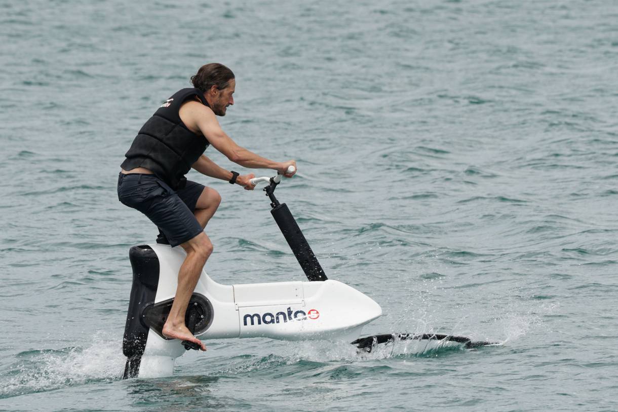 Bike on Water Manta5 Hydrofoiler XE1 EBike Review GearJunkie