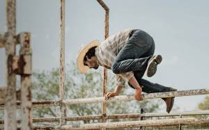 Emerging Gear: Vibram Cowboy Boots, Surf Brim Hat, and More